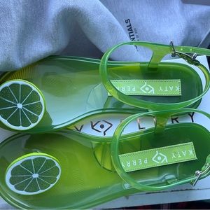 Womens size 8 Katy Perry Geli Fruit sandals